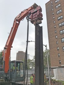 8VMA-Ecxavator-Mounted-Vibratorry-hammer-with-Variable-Moment_Manhattan7-scaled