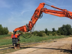ICE-328B-excavator-mounted-vibratory-hammer_1108-scaled
