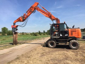 ICE-328B-excavator-mounted-vibratory-hammer_1116-scaled