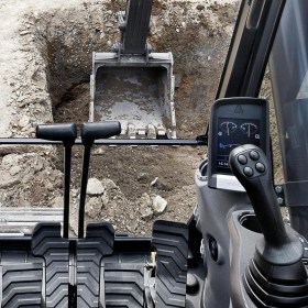 volvo-benefits-crawler-excavator-ec250d-t2-care-cab-2324x1200