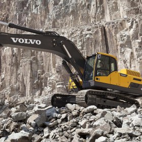 volvo-benefits-crawler-excavator-ec350d-t2-strong-structure-2324x1200