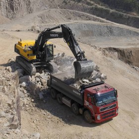 volvo-benefits-crawler-excavator-ec480d-t2-fuel-efficiency-2324x1200