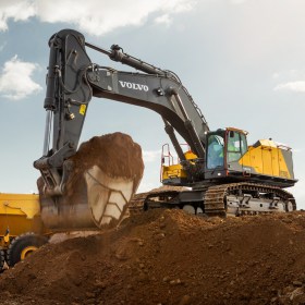 volvo-benefits-crawler-excavator-ec950e-t2-t3-bigger-machine-bigger-results-2324x1200
