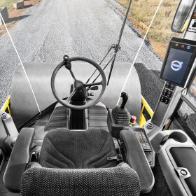 volvo-benefits-soil-compactor-sd75b-sd160b-t4f-operator-environment-2324x1200