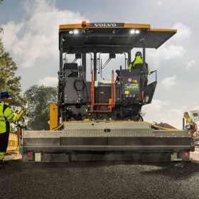 volvo-benefits-tracked-paver-p4820d-t3-t4f-screed-efficiency-2324x1200