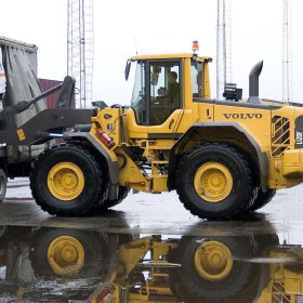 volvo-benefits-wheel-loader-l120f-t3-complete-control-2324x1200