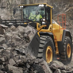 volvo-benefits-wheel-loader-l260h-t3-t4f-volvo-rock-bucket-increased-capacity-2324x1200