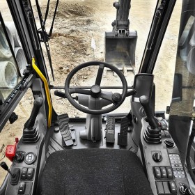 volvo-benefits-wheeled-excavator-ew205d-t3-volvo-cab-2324x1200