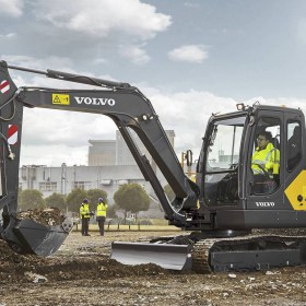 volvo-show-compact-excavator-ec55d-offsetboom-t3-2324x1200