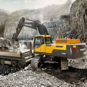 volvo-show-crawler-excavator-ec350d-t2-star-picture-2324x1200