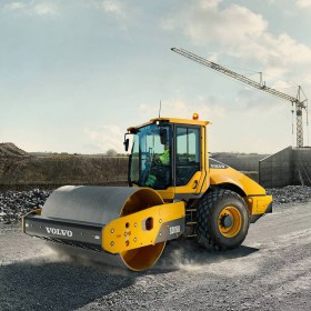 volvo-show-soil-compactor-sd115b-t4f-star-picture-2324x1200